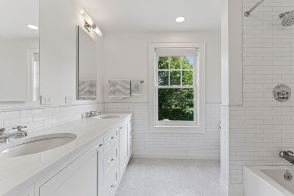 Bathroom, Dual Sink Vanities, Interior, Recessed Lighting