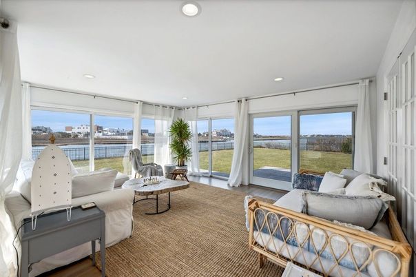 Interior, Living room, Recessed Lighting, Sun Room, Water
