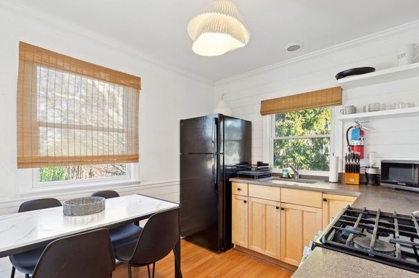 Dining room, Interior, Kitchen, Pendant Lights, Wood Texture Flooring