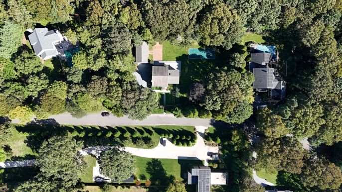 Exterior, Drone