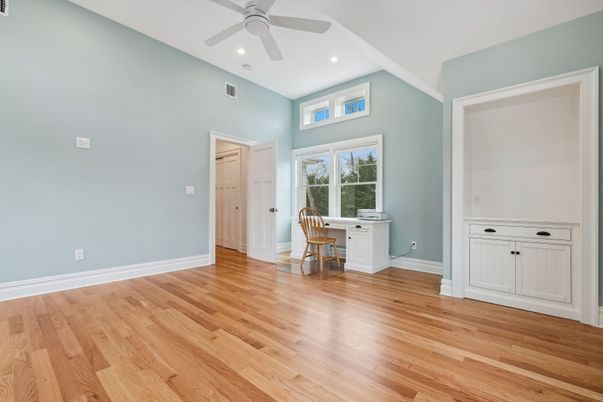 Home Office, Interior, Recessed Lighting, Wood Texture Flooring