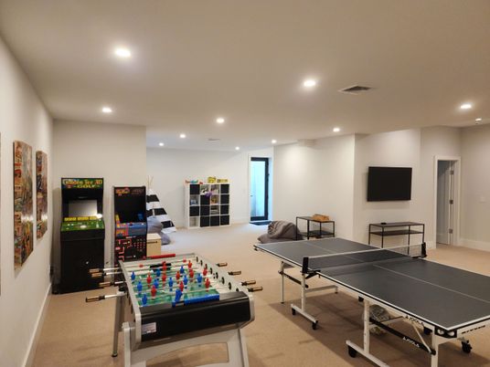 Game Room, Interior, Recessed Lighting