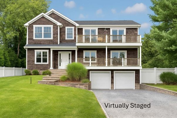 Attached, Exterior, Facade, Farmhouse