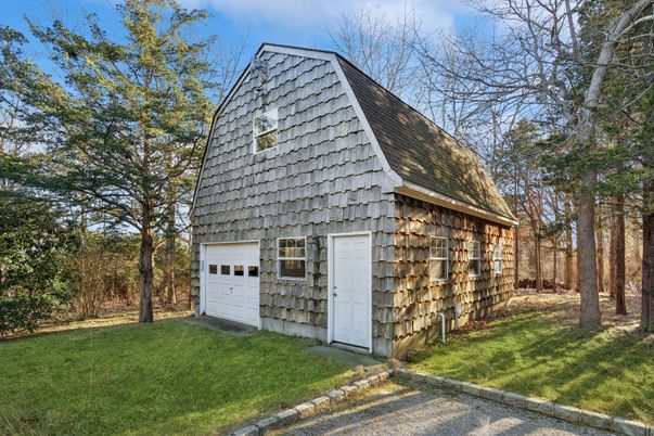 Detached Garage, Exterior