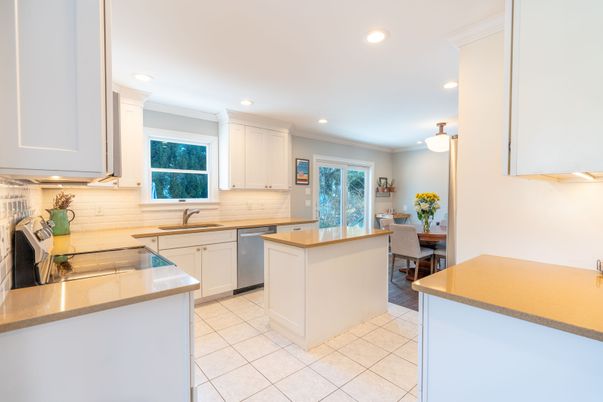 Dining room, Interior, Kitchen, Recessed Lighting
