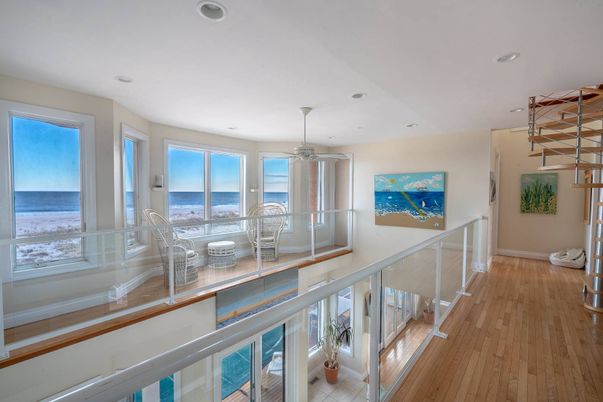 Interior, Recessed Lighting, Water, Wood Texture Flooring