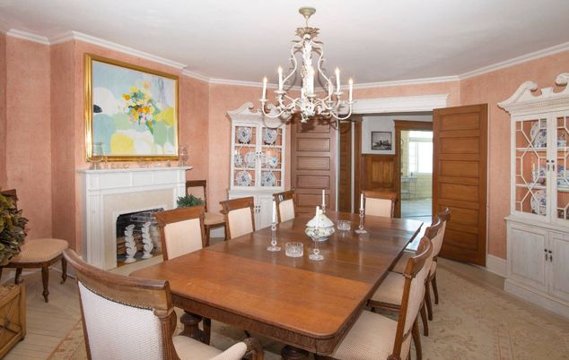 Chandelier, Dining room, Fireplace, Interior