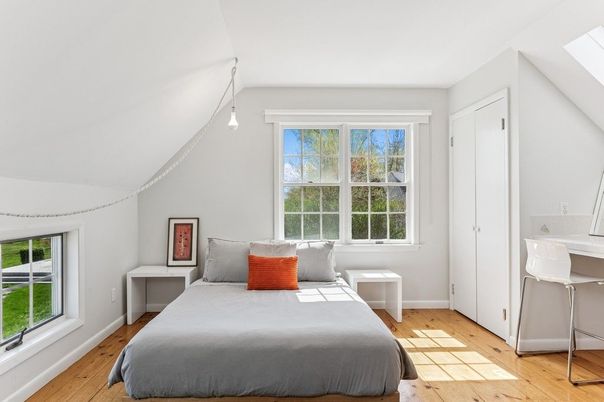 Bedroom, Interior, Pendant Lights, Wood Texture Flooring