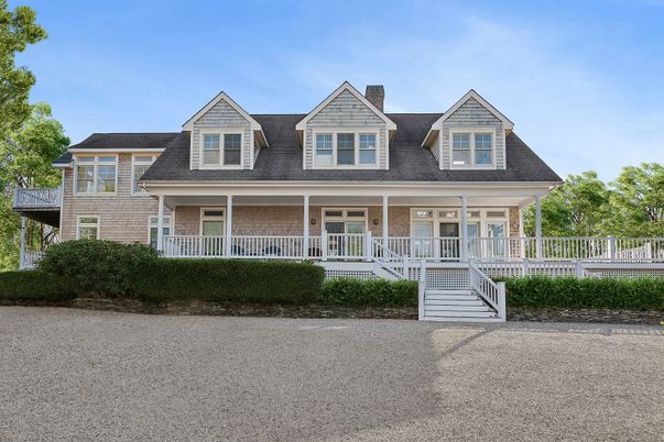 Exterior, Facade, Cape Cod