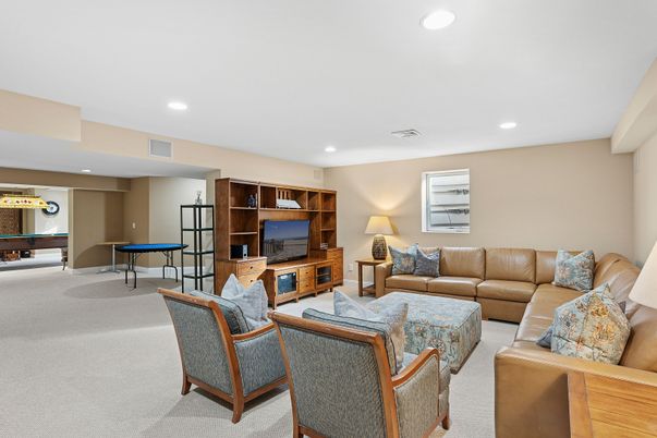 Billiard Table, Game Room, Interior, Living room, Recessed Lighting