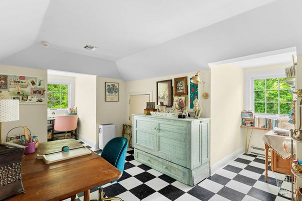 Home Office, Interior