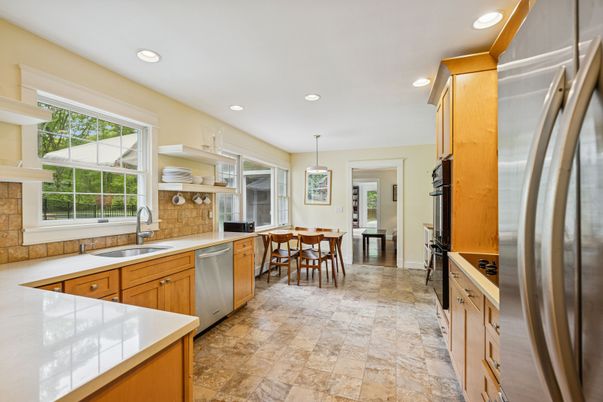 Dining room, Interior, Kitchen, Pendant Lights, Recessed Lighting, Stainless Steel Appliances