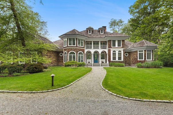 Backyard, Exterior, Facade, Brick Facade, French Provincial