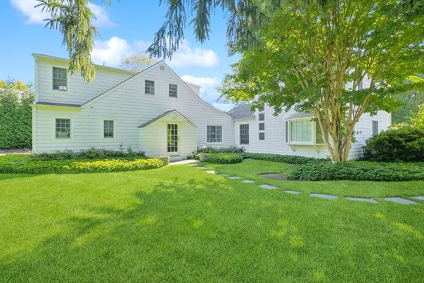 Backyard, Exterior, Facade, Cape Cod