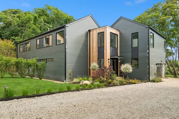 Attached, Backyard, Exterior, Facade, Modern