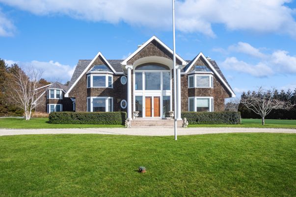 Exterior, Facade, Brick Facade, Brick Traditional