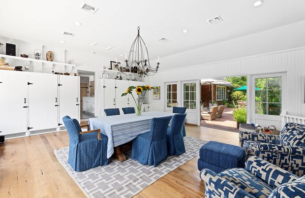 Chandelier, Dining room, Interior, Recessed Lighting, Wood Texture Flooring