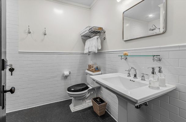 Bathroom, Interior, Recessed Lighting