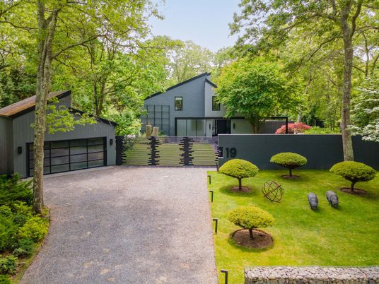 Backyard, Detached Garage, Exterior