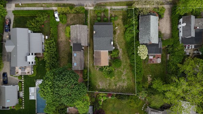 Exterior, Drone