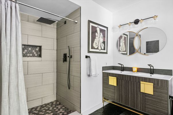 Bathroom, Dual Sink Vanities, Interior