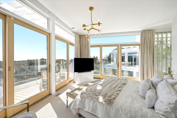 Bedroom, Interior, Water