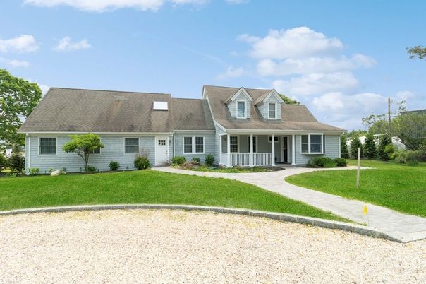 Backyard, Exterior, Facade, Cape Cod