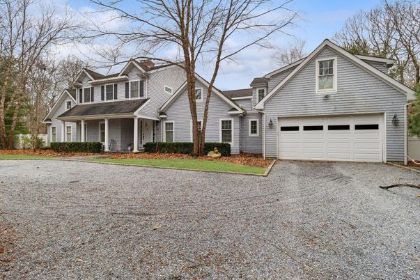Attached, Exterior, Facade, Farmhouse