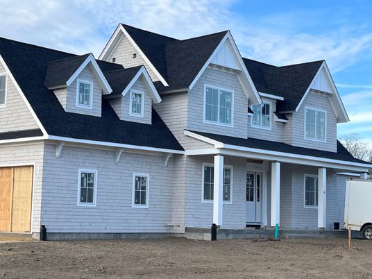 Exterior, Facade, Farmhouse