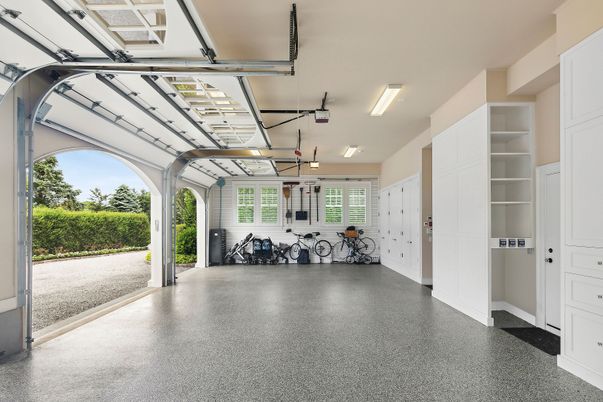 Garage, Interior
