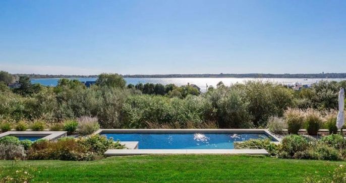 Exterior, Pool, Water