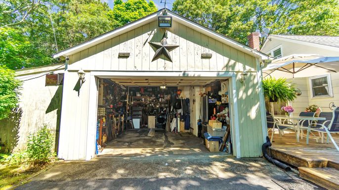 Detached Garage, Exterior