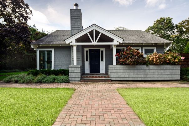 Exterior, Facade, Ranch