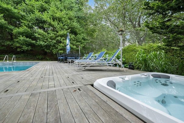 Exterior, Hot Tub, Pool