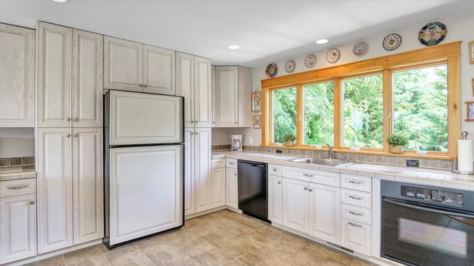 Interior, Kitchen, Recessed Lighting, Tile Countertops