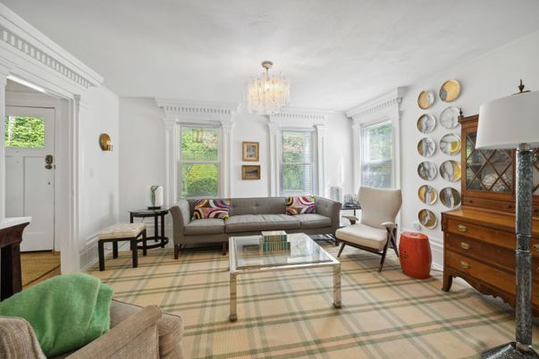 Chandelier, Interior, Living room