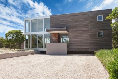 Exterior, Facade, Modern