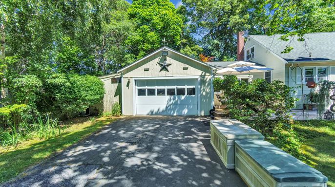 Detached Garage, Exterior