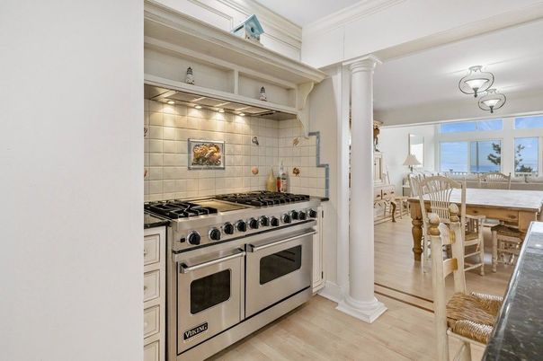 Dining room, Interior, Kitchen, Stainless Steel Appliances, Wood Texture Flooring