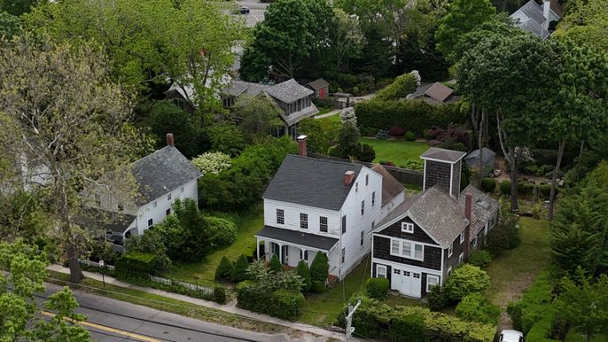 Exterior, Drone