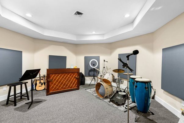 Fitness Equipment, Interior, Recessed Lighting