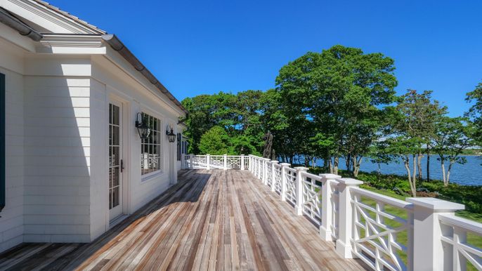 Exterior, Water