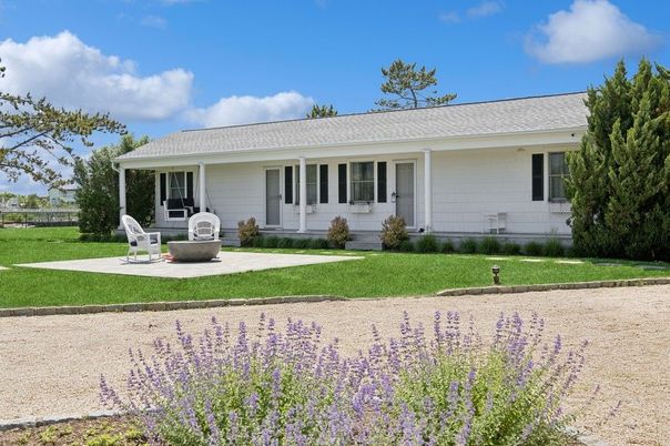 Backyard, Exterior, Facade, Ranch