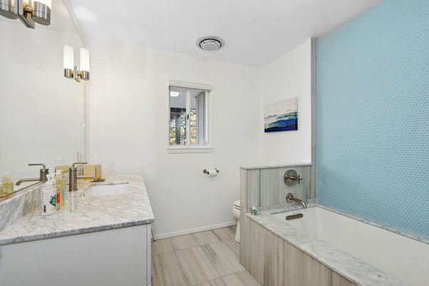 Bathroom, Dual Sink Vanities, Interior