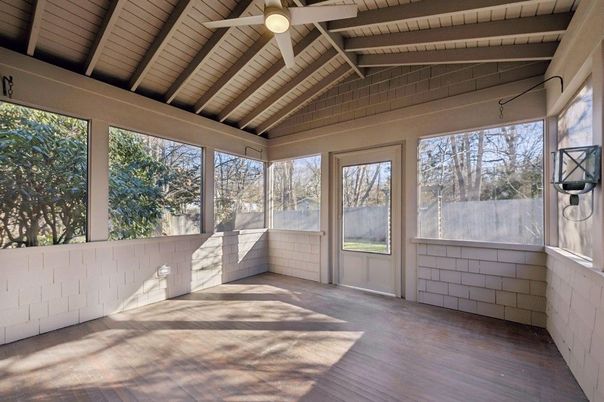 Empty room, Interior, Sun Room, Wooden Beams, Wooden Ceilings, Wood Texture Flooring