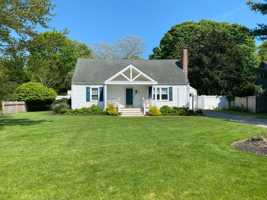 Backyard, Exterior, Facade, Cape Cod