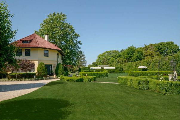 Backyard, Exterior, Facade, French Provincial