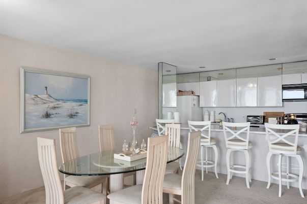 Dining room, Interior