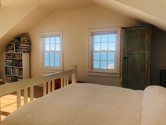 Bedroom, Interior, Water