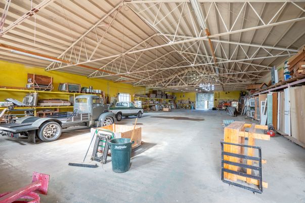 Garage, Interior